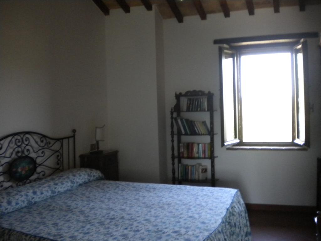 Podere Monte Petreto San Savino  Room photo